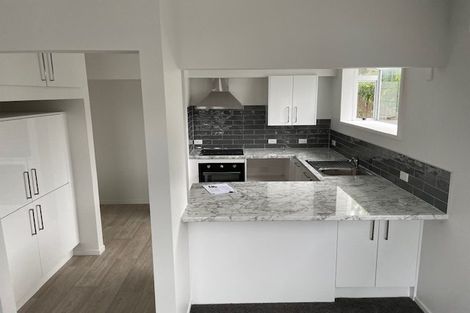 Photo of property in 4 Waiwera Crescent, Maupuia, Wellington, 6022