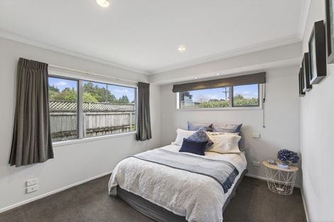 Photo of property in 2 Oakwood Drive, Highlands Park, New Plymouth, 4312