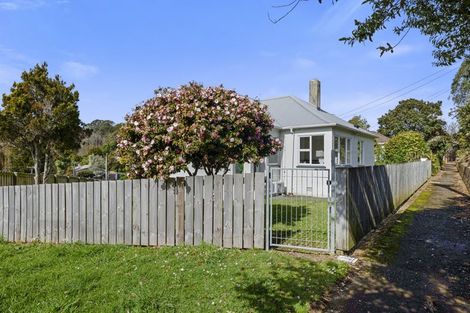 Photo of property in 6 Mill Road, New Plymouth, 4310