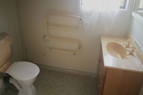 Photo of property in 122 Triangle Road, Massey, Auckland, 0614