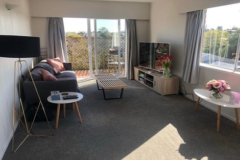 Photo of property in 17/83 Lake Road, Devonport, Auckland, 0622