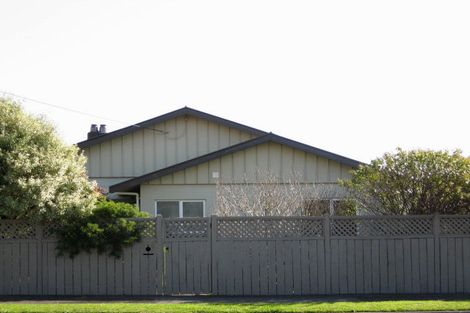 Photo of property in 6 Sanders Avenue, Westown, New Plymouth, 4310