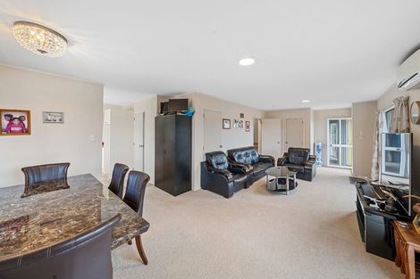 Photo of property in 2/10 Lyell Court, Clover Park, Auckland, 2019