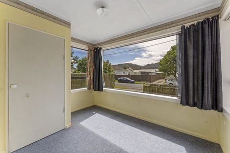 Photo of property in 2 Gibson Crescent, Naenae, Lower Hutt, 5011