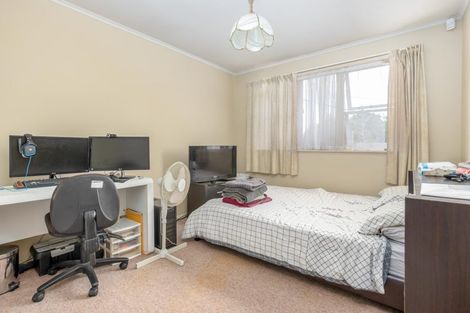Photo of property in 29 Golf Road, New Lynn, Auckland, 0600