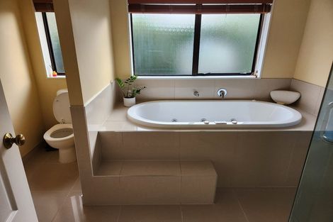 Photo of property in 2/24 Halver Road, Hillpark, Auckland, 2102