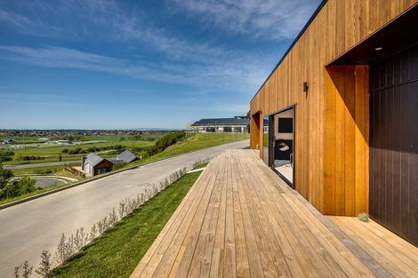 Photo of property in 91 Oak Road, Poraiti, Napier, 4112