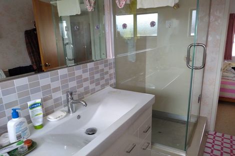 Photo of property in 10 Citation Way, Botany Downs, Auckland, 2010