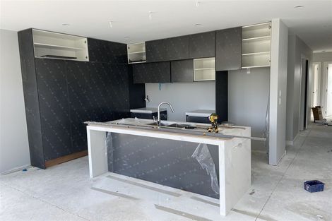 Photo of property in 21 Mcindoe Road, Kumeu, 0810