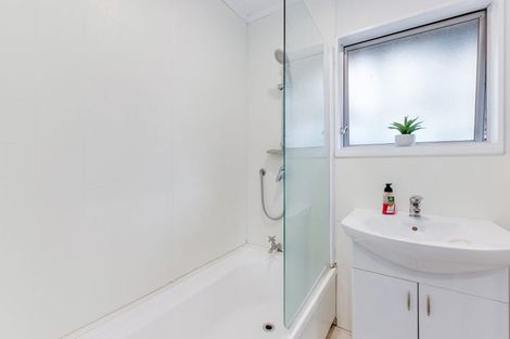 Photo of property in 23 Imperial Place, Henderson, Auckland, 0612