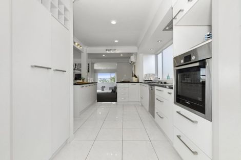 Photo of property in 52 Alexander Street, Cockle Bay, Auckland, 2014