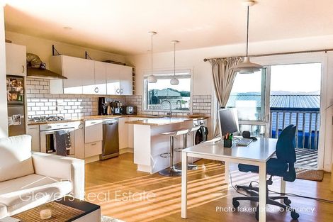 Photo of property in 3 Western Court, Sunnyvale, Auckland, 0612