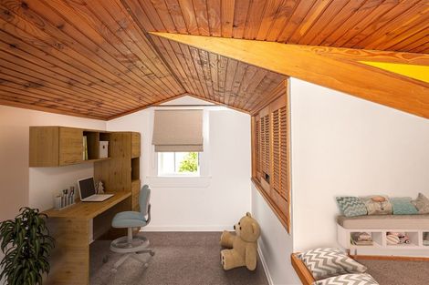 Photo of property in 10 Selwyn Crescent, College Estate, Whanganui, 4500