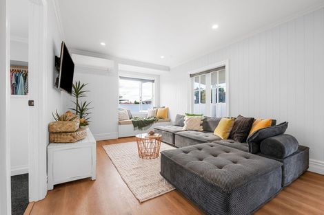 Photo of property in 30 Storey Avenue, Forest Lake, Hamilton, 3200