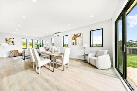 Photo of property in 63 Mcindoe Road, Kumeu, 0810