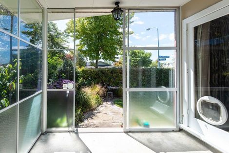 Photo of property in 32 Wadeley Road, Ilam, Christchurch, 8041