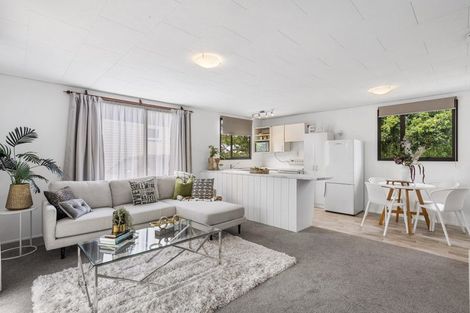 Photo of property in 39a Minaret Drive, Bucklands Beach, Auckland, 2014