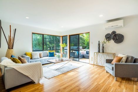 Photo of property in 1/29 Radiata Lane, Chatswood, Auckland, 0626