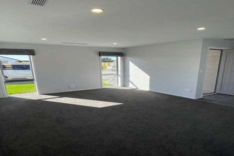 Photo of property in 28 Te Kanawa Lane, Rolleston, 7615