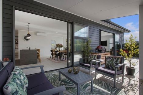 Photo of property in 2 Te Kaka Place, Omokoroa, 3114