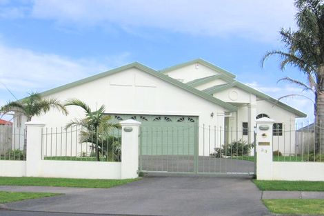 Photo of property in 33 Ribbonwood Crescent, Goodwood Heights, Auckland, 2105