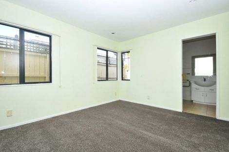 Photo of property in 2/194 Shirley Road, Papatoetoe, Auckland, 2025