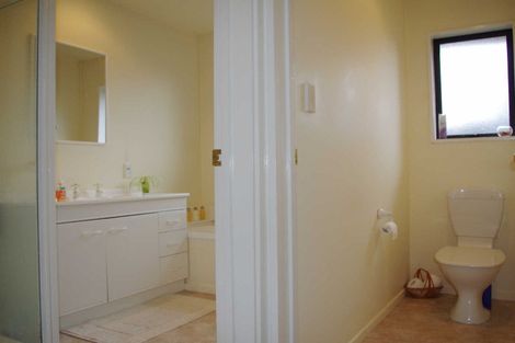 Photo of property in 290 Yaldhurst Road, Avonhead, Christchurch, 8042