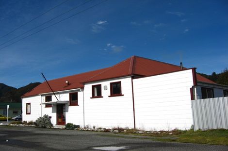 Photo of property in 69 Shiel Street, Reefton, 7830
