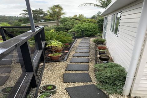 Photo of property in 57 Avonleigh Road, Green Bay, Auckland, 0604