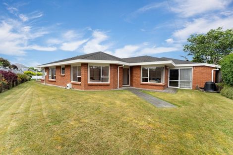 Photo of property in 4 Frank Frethey Place, Highlands Park, New Plymouth, 4312