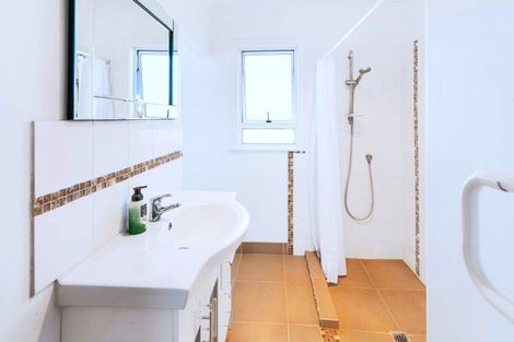 Photo of property in 3 Omori Place, Castlecliff, Whanganui, 4501