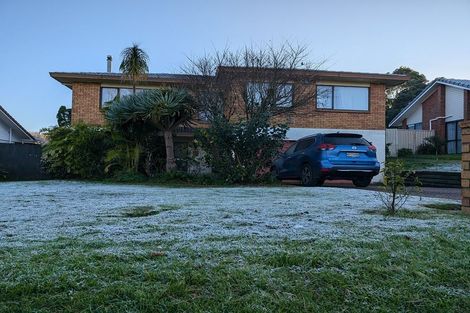 Photo of property in 15 Loloma Drive, Half Moon Bay, Auckland, 2012