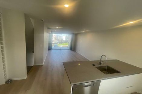 Photo of property in 3 Lemon Tree Lane, Flat Bush, Auckland, 2019