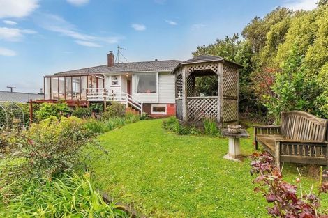 Photo of property in 74 Taylor Terrace, Tawa, Wellington, 5028