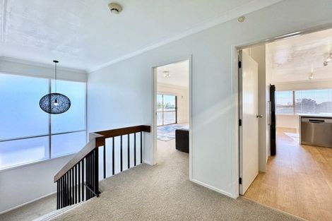 Photo of property in 3/26 Grande Vue Road, Hillpark, Auckland, 2102