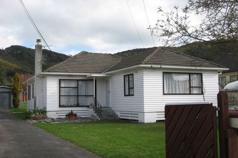 Photo of property in 75 Fraser Street, Wainuiomata, Lower Hutt, 5014