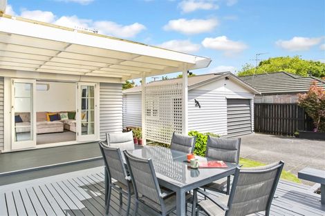 Photo of property in 22 Laurie Avenue, Papakura, 2110
