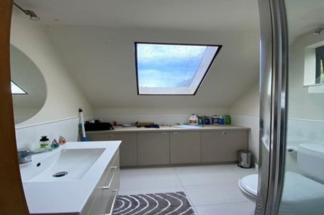 Photo of property in 13a Upper Lewisville Terrace, Thorndon, Wellington, 6011