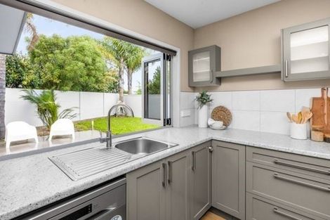 Photo of property in 2 Edwards Street, Frimley, Hastings, 4120