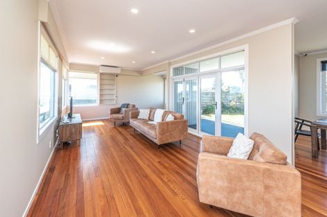 Photo of property in 2 Kapiti Terrace, Castlecliff, Whanganui, 4501