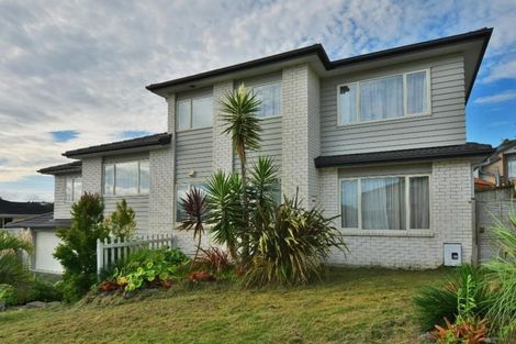 Photo of property in 16 Loughros Place, Pinehill, Auckland, 0632