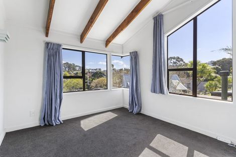 Photo of property in 5 Telephone Road, Birkenhead, Auckland, 0626