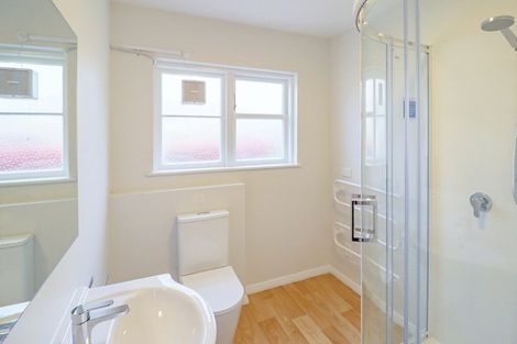 Photo of property in 2 Argyle Grove, Trentham, Upper Hutt, 5018