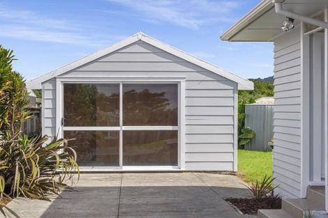 Photo of property in 6 Donovan Street, Te Puke, 3119