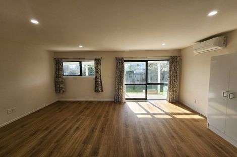 Photo of property in 51 Astley Avenue, New Lynn, Auckland, 0600