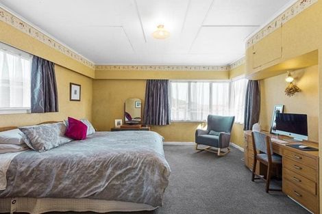 Photo of property in 11 Tasman Street, Opunake, 4616