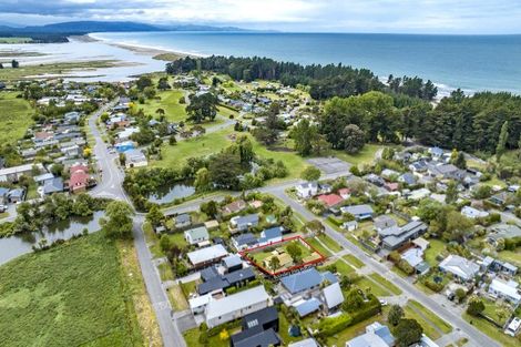 Photo of property in 29 Reserve Road, Waikuku Beach, 7473