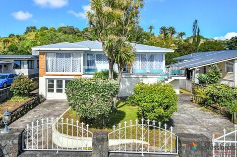 Photo of property in 90 Coronation Road, Mangere Bridge, Auckland, 2022