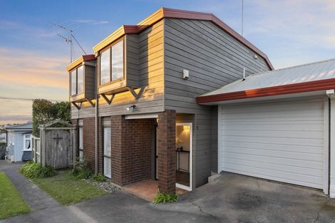 Photo of property in 2/14 Aramoana Avenue, Devonport, Auckland, 0624