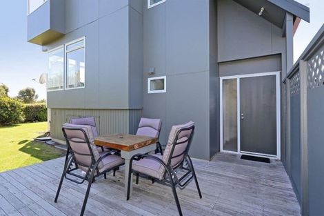 Photo of property in 8 Gilray Place, Waimarama, 4294